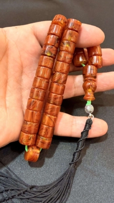 تسبیح کهربا فول رگه بودار